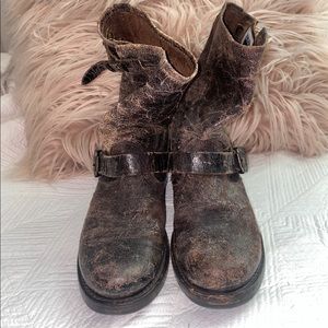 Frye Veronica Distressed Boots | 8.5